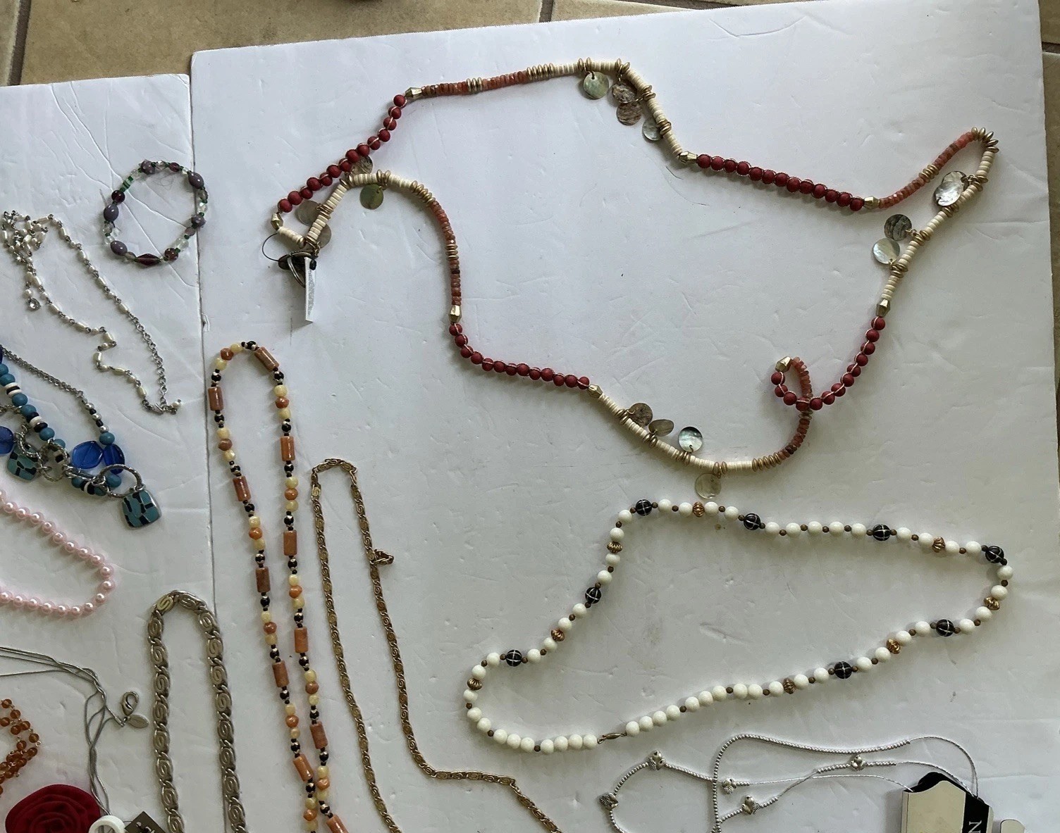 2 1/2 Lb Lot Of Vintage To Modern Jewelry 35+ Pieces Unsearched & All Wearable