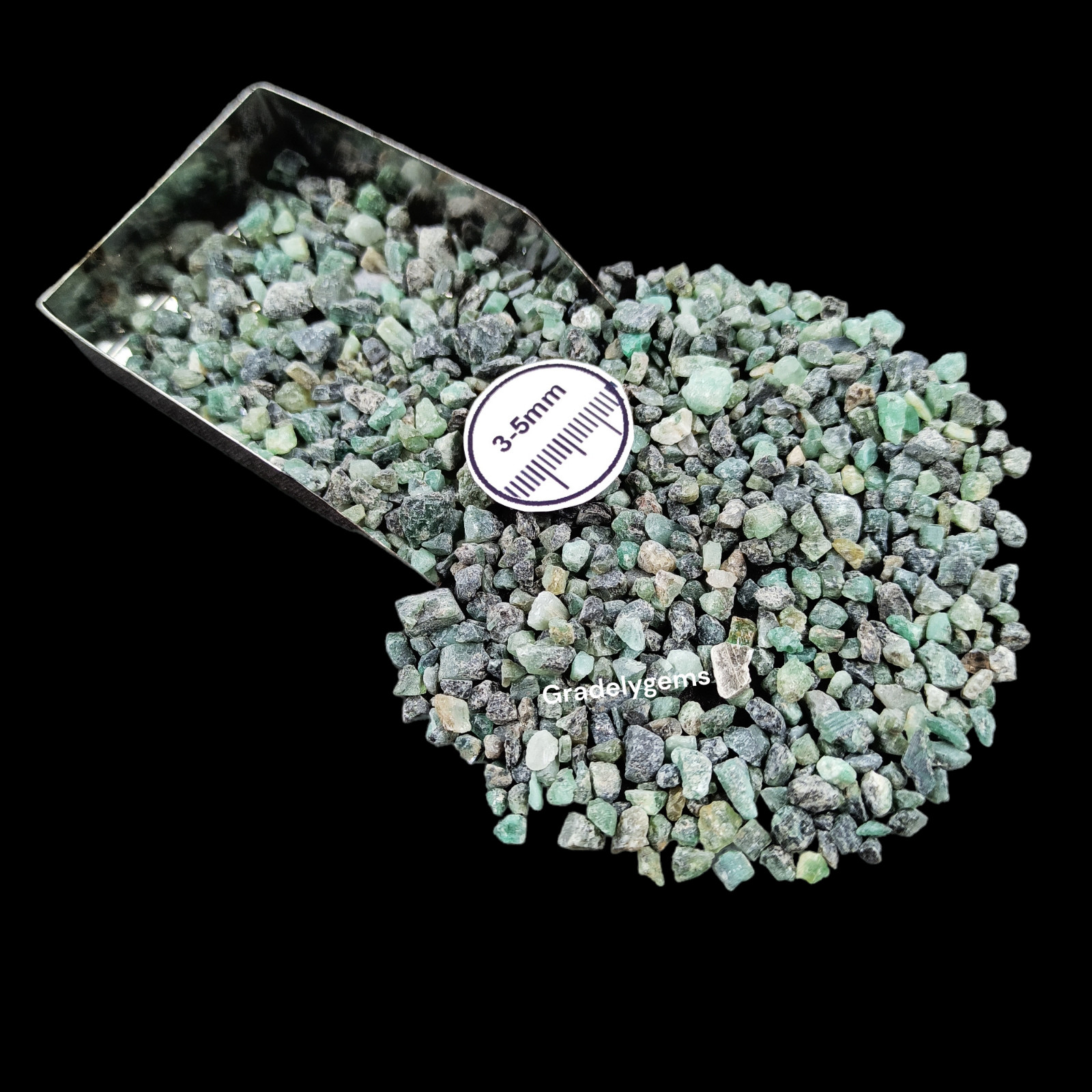 Exquisite Emerald Gemstone Crushed Powder – Rich Green Hue for Resin Art & Craft