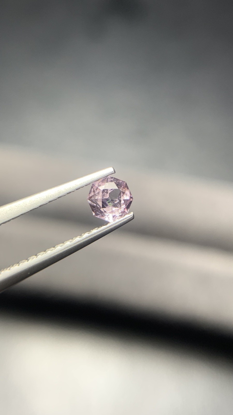 0.18/Ct,Natural Lavender Tajik Pink Spinel ,Round shape,H-saturation,E-Clean,