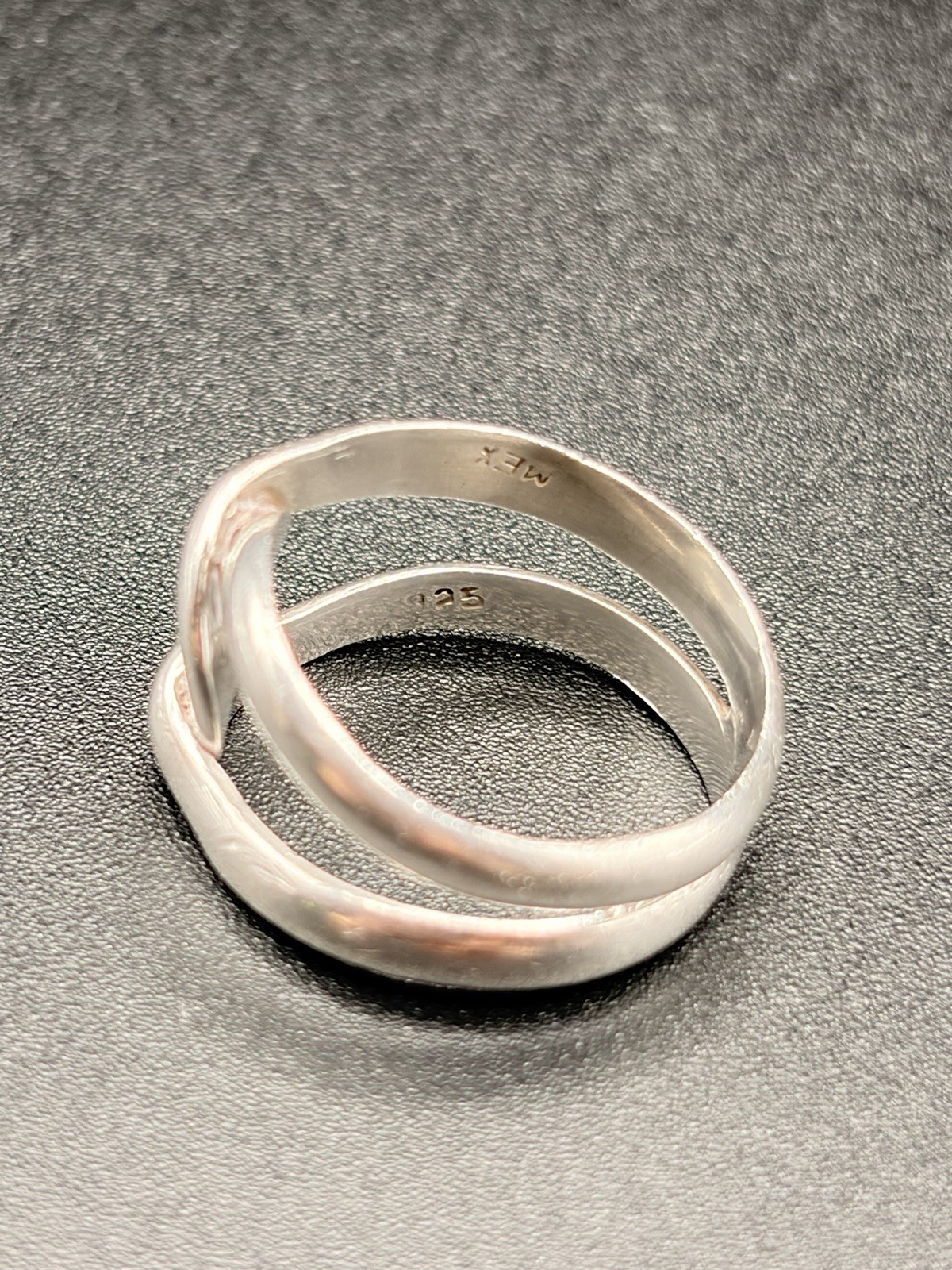 925 STERLING SILVER MEXICO KNOTTED INTERLOCKING RING BAND SIZE 8.5 ~ 5.6 GRAMS