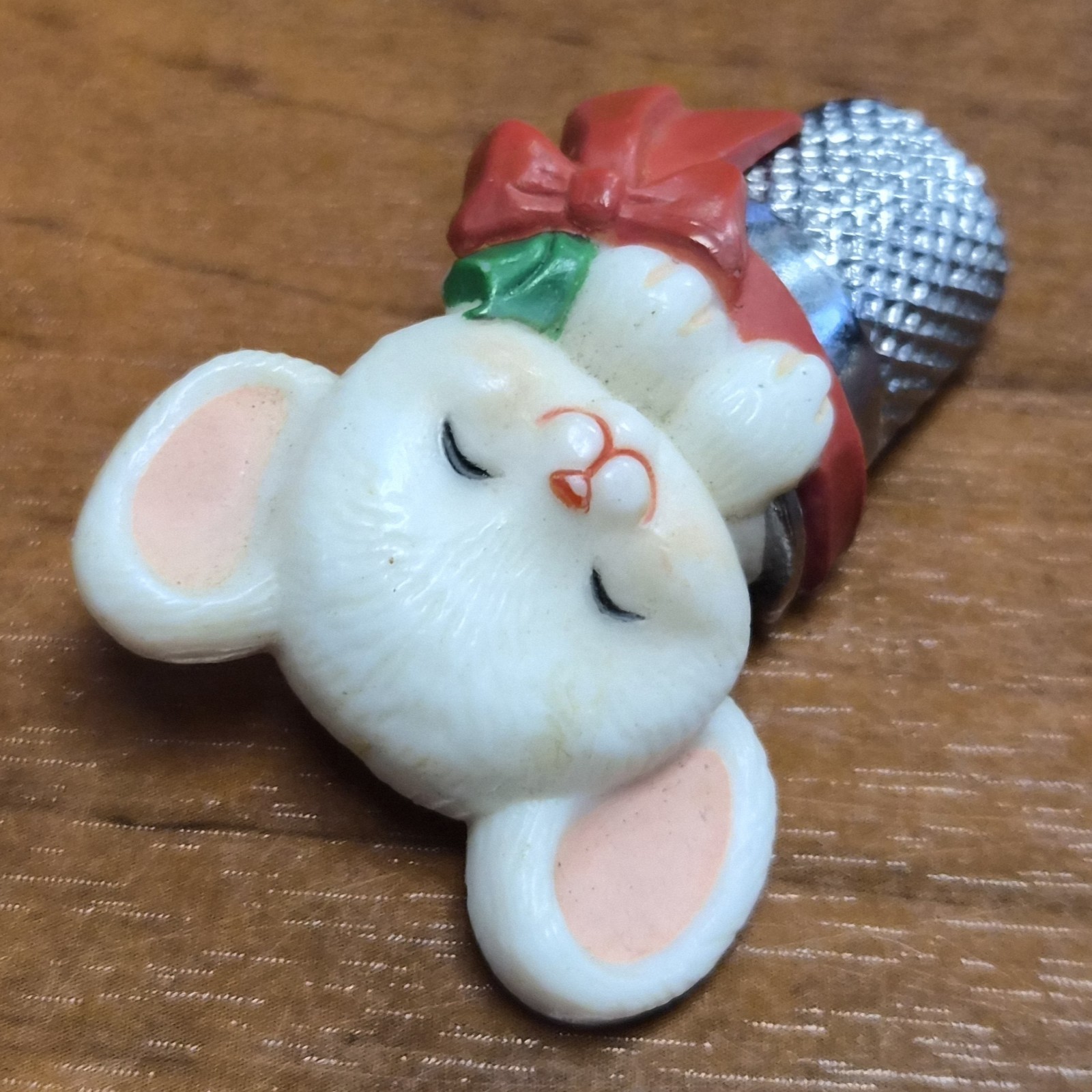 Vintage Signed 1983 Hallmark Cards Christmas Mouse in Thimble Pin / Brooch