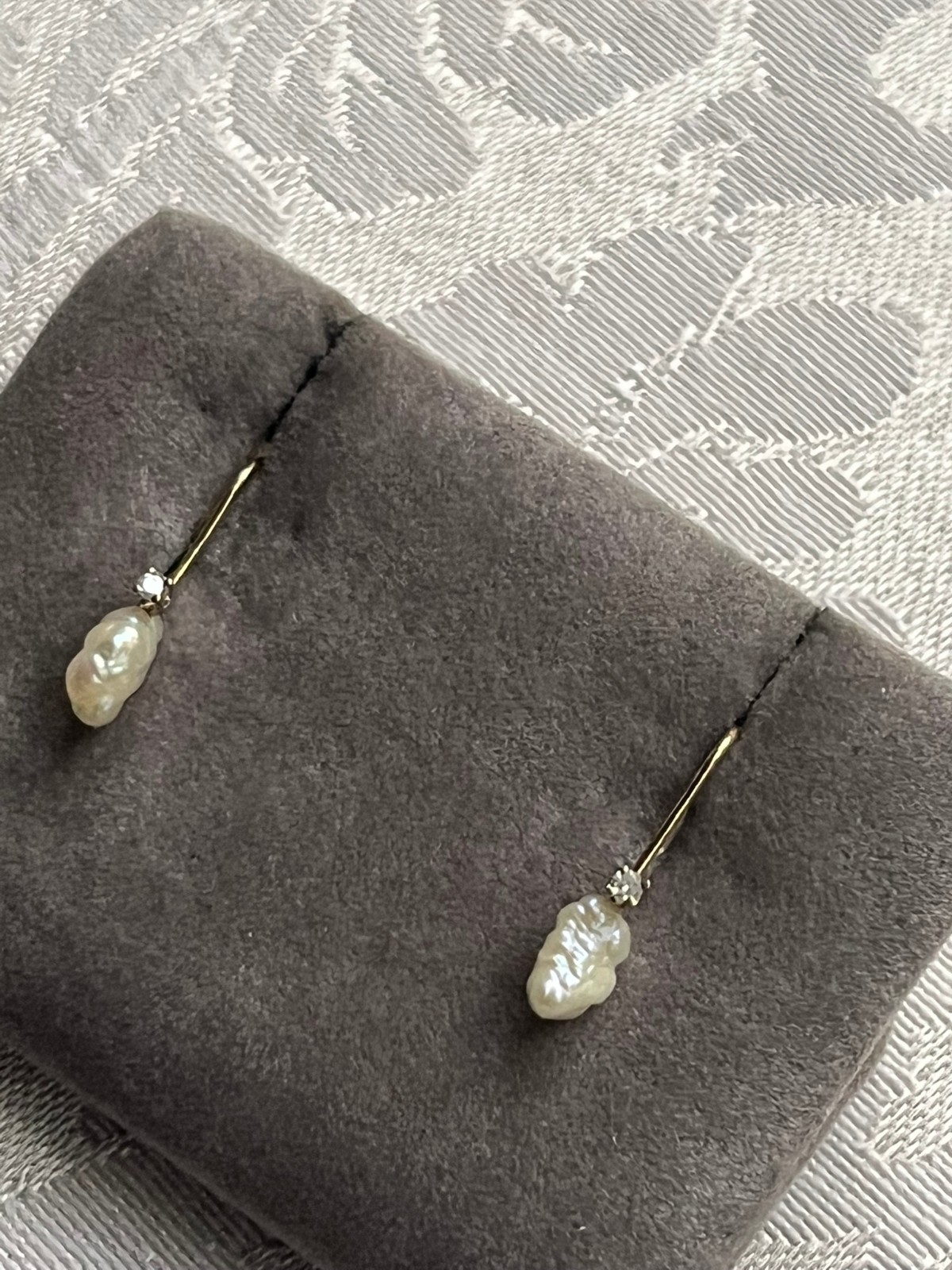 14K Solid Yellow Gold Freshwater Pearl Diamond Dangle Hook Earrings 9/10″ L