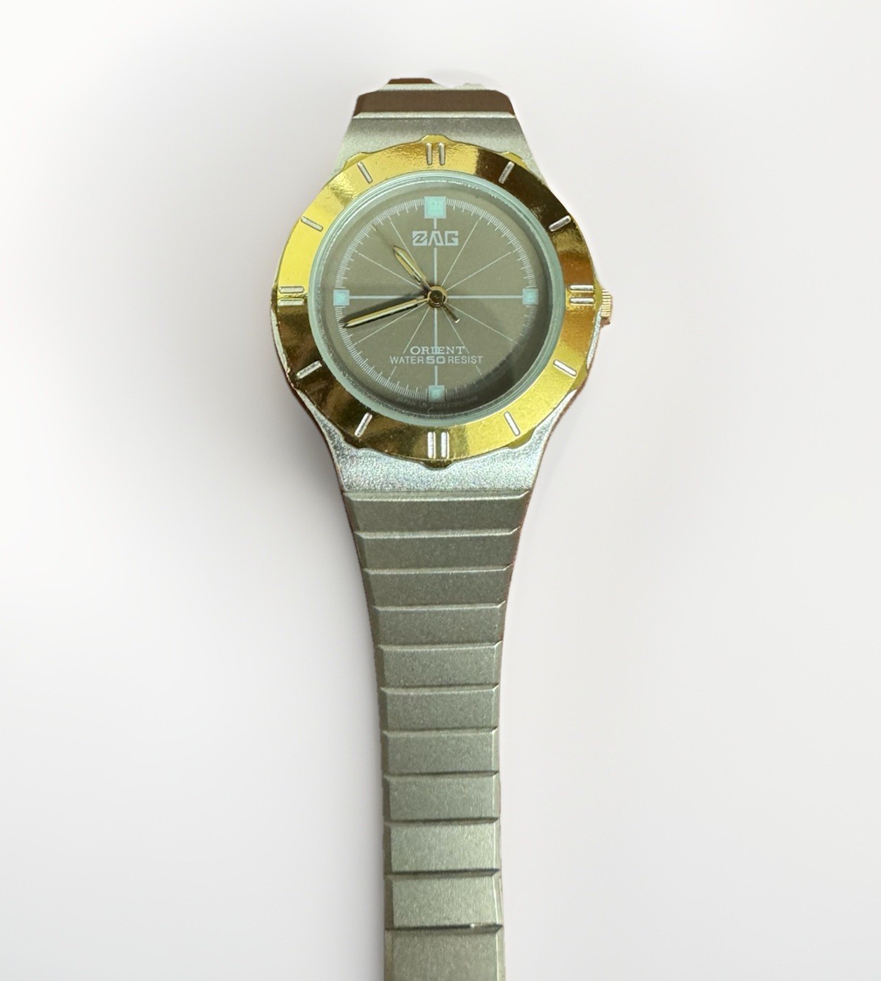 JAPAN GENUINE VINTAGE ORIENT LADIES SILVER COLOR DIAL WATCH Diver Casual Formal