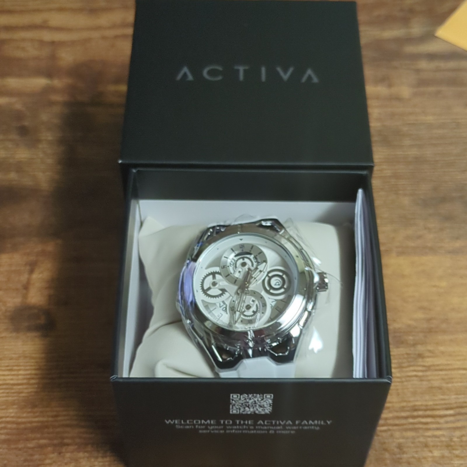 Activa Unisex Quartz Analog Watch White Dial White Rubber Strap w/Box