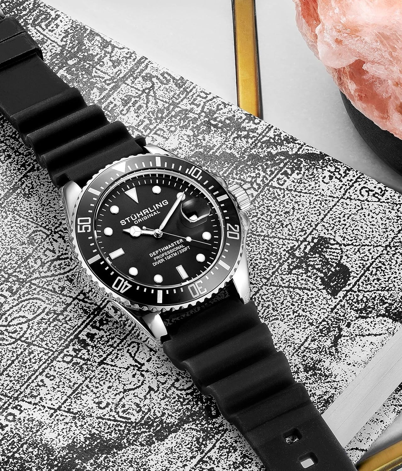 Stuhrling Mens Water Dive Watch Silver 42mm Case Screw down Crown Rubber Strap
