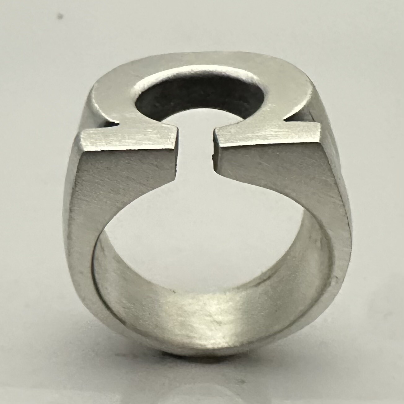 MJG STERLING SILVER OMEGA RING. 29 GRAMS. BIKER. GUITAR PLAYER. WARHAMMER