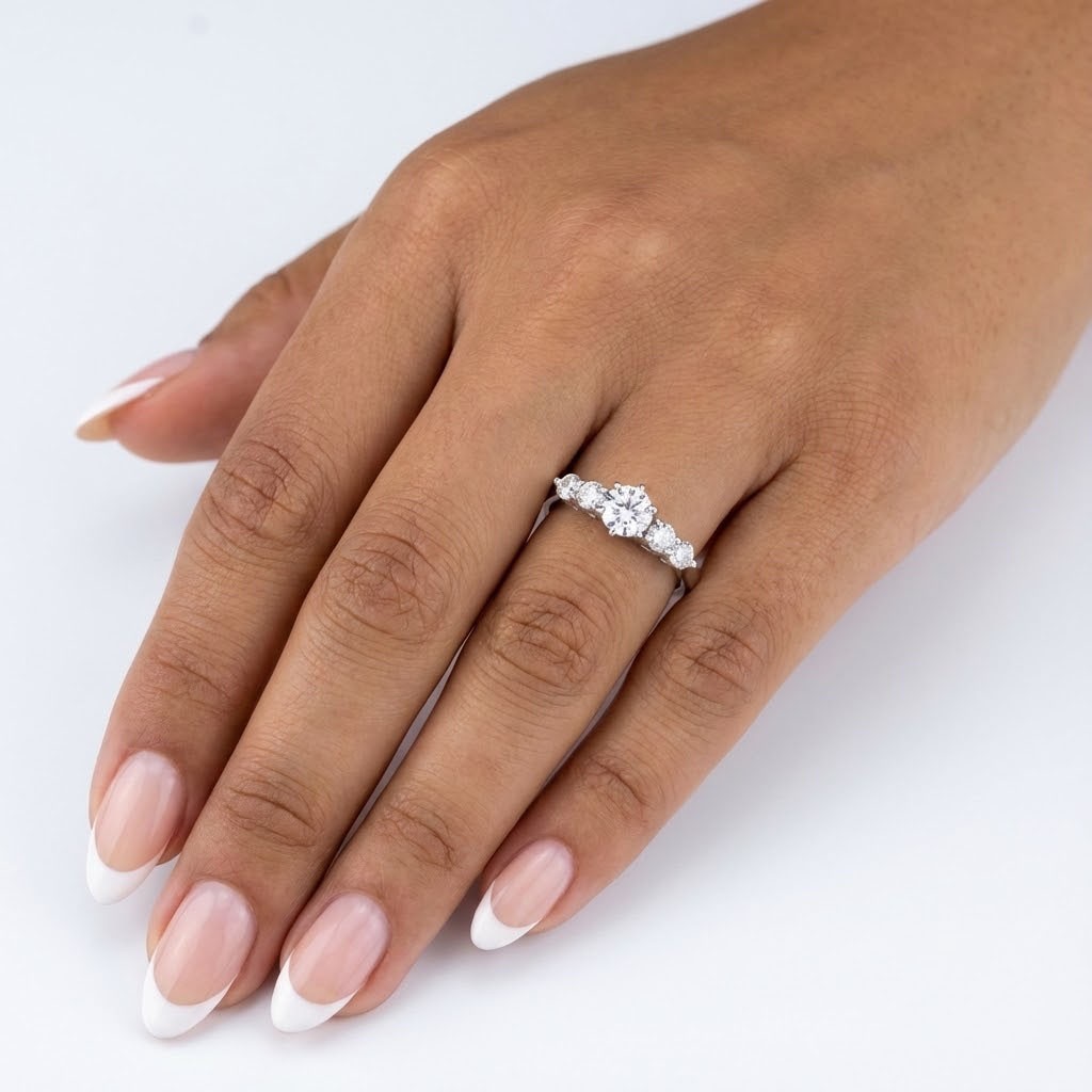 Engagement Ring 14K White Gold Classic Round 0.93 Carat Lab-Grown Diamond D VS1