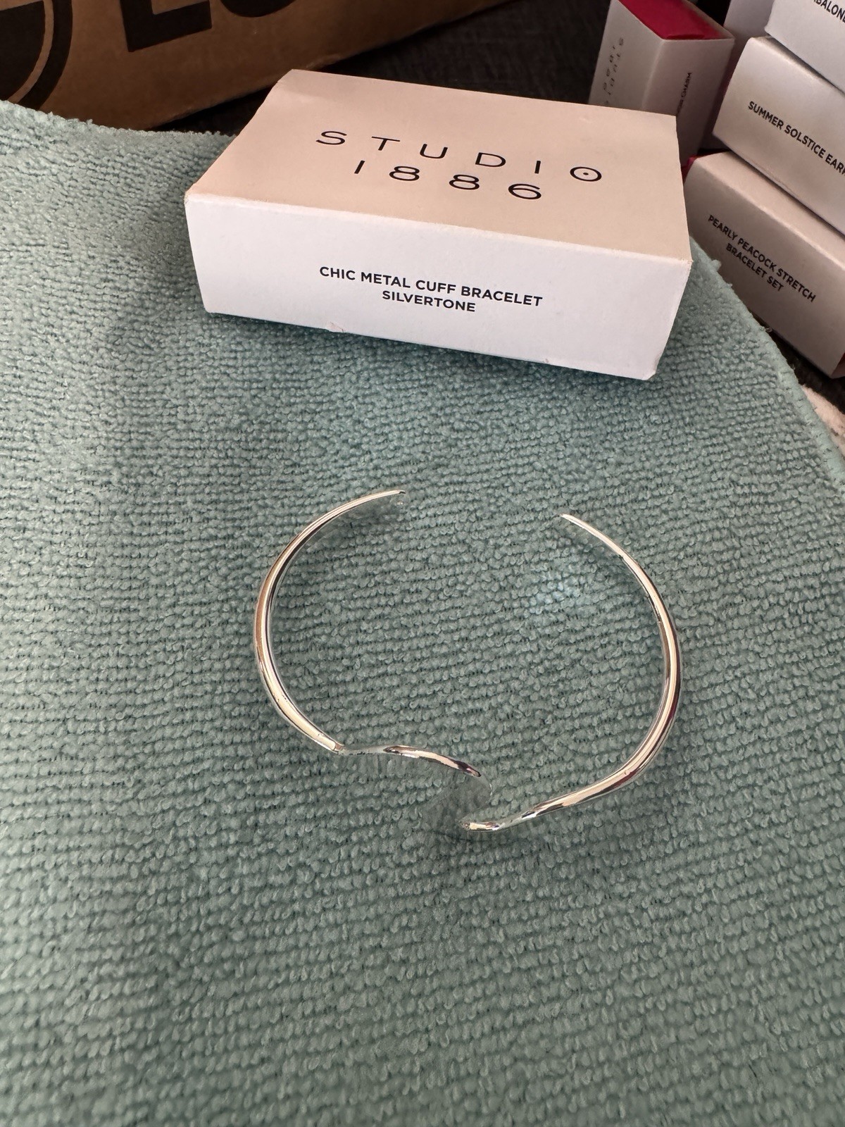Avon Studio 1886 Chic Metal Cuff Bracelet-Silvertone NIB