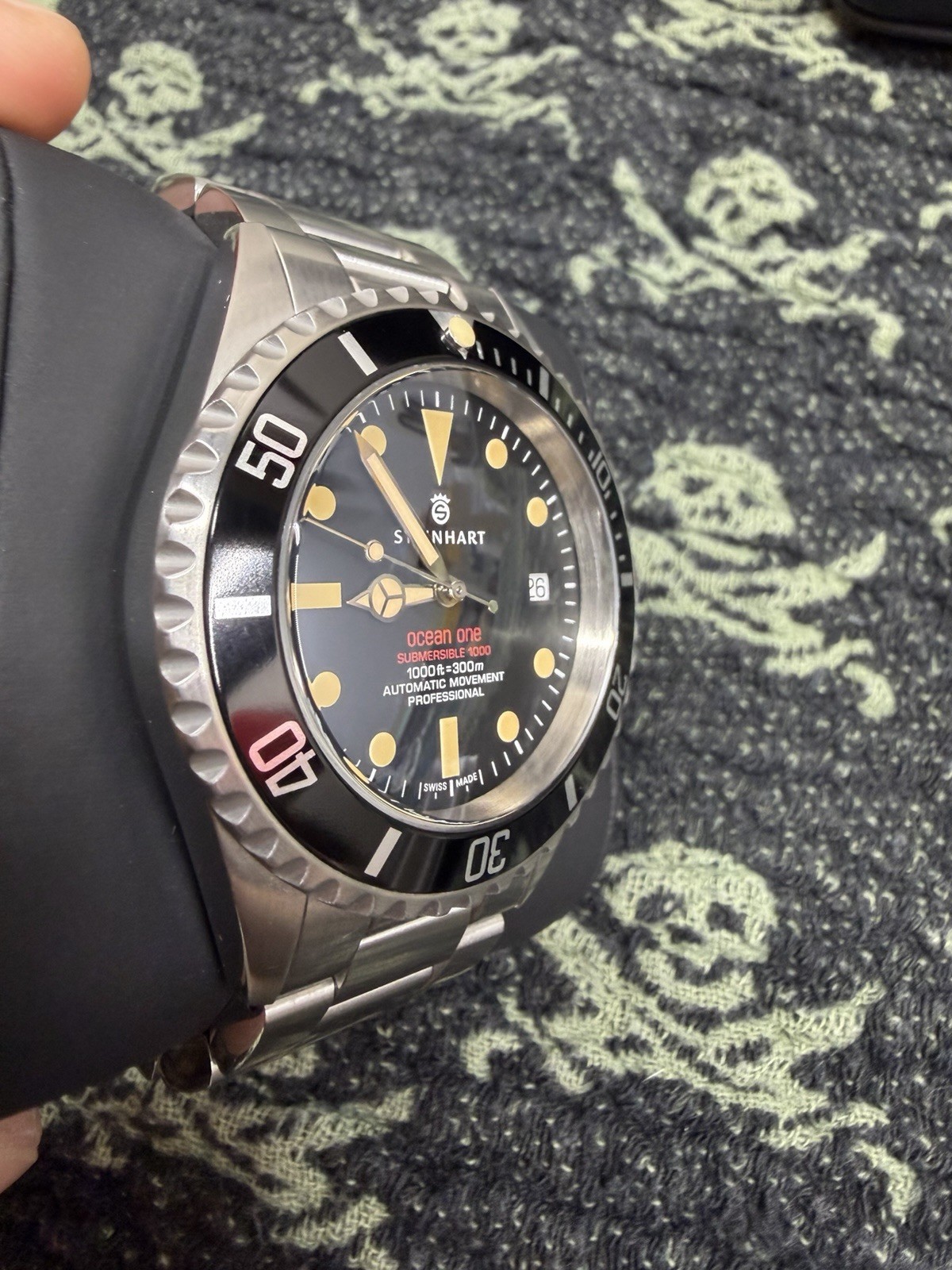 Steinhart Ocean One Automatic Diver 300m “Vintage Red”