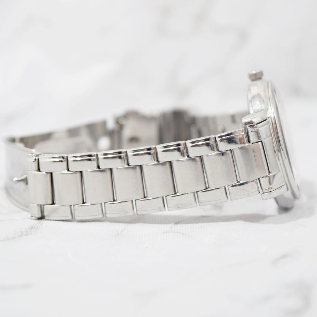 Excellent , SEIKO solar watch with mother-of-pearl dial, unisex. From Japan