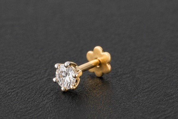 0.04ct lab grown diamond nose stud piercing 14kt yellow gold For girlfriend.