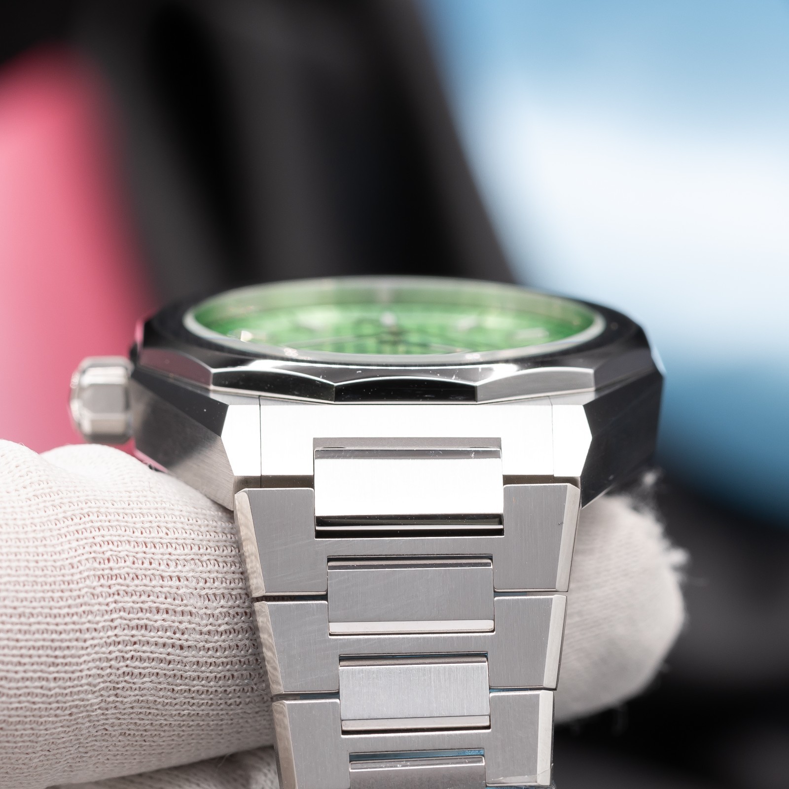 2025 Zenith Defy Skyline Sunburst Green Watch 03.9400.670/61.I001 New & Unworn