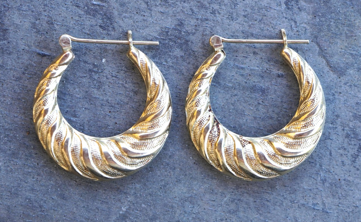 ITALIAN 14K Yellow Gold Hoop Earrings, 1″ Pattern 2.6 grams