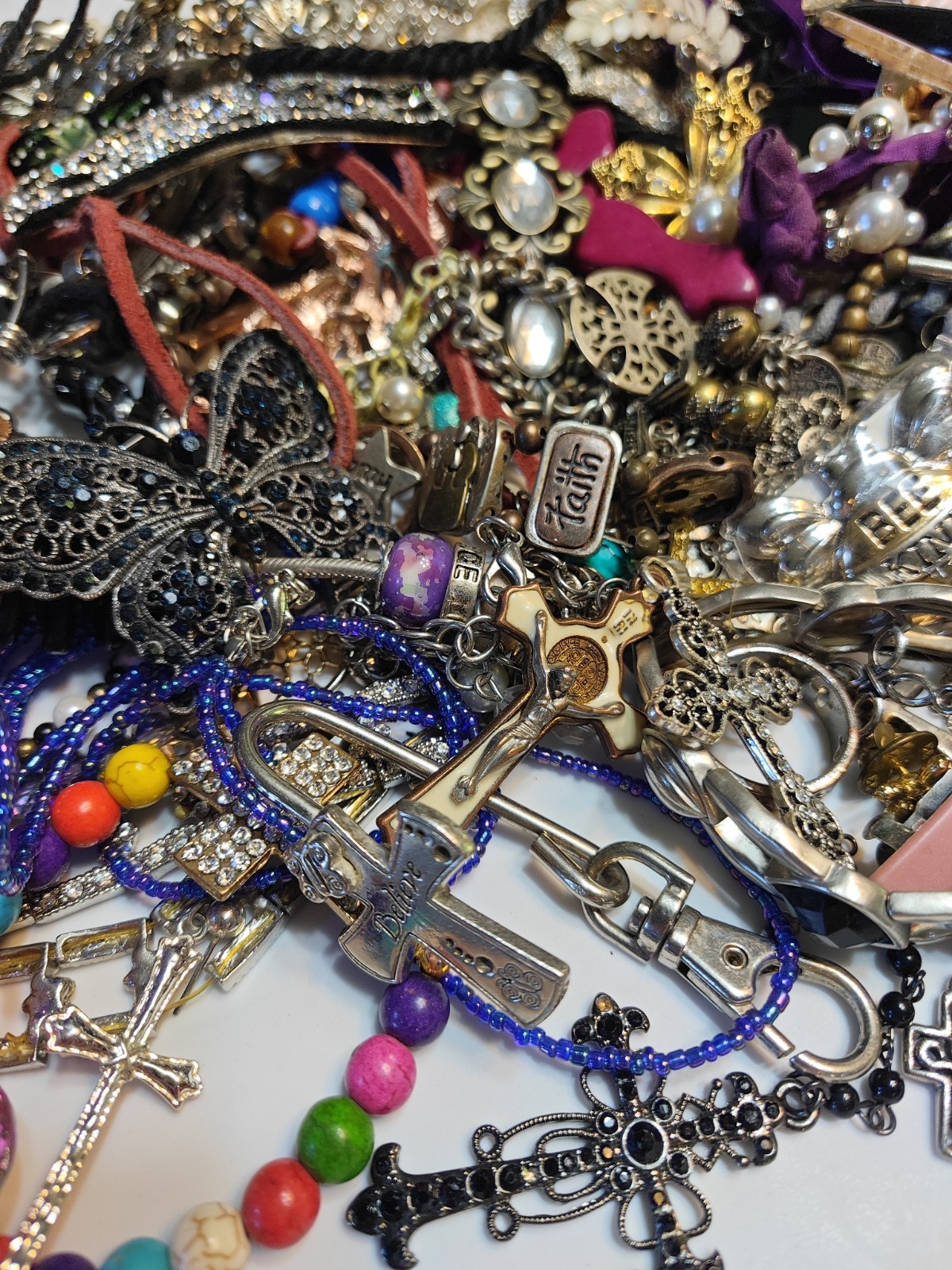 4 Lbs Bulk Women’s Jewelry Bracelet Necklace Beads Rings Earrings Misc vintage