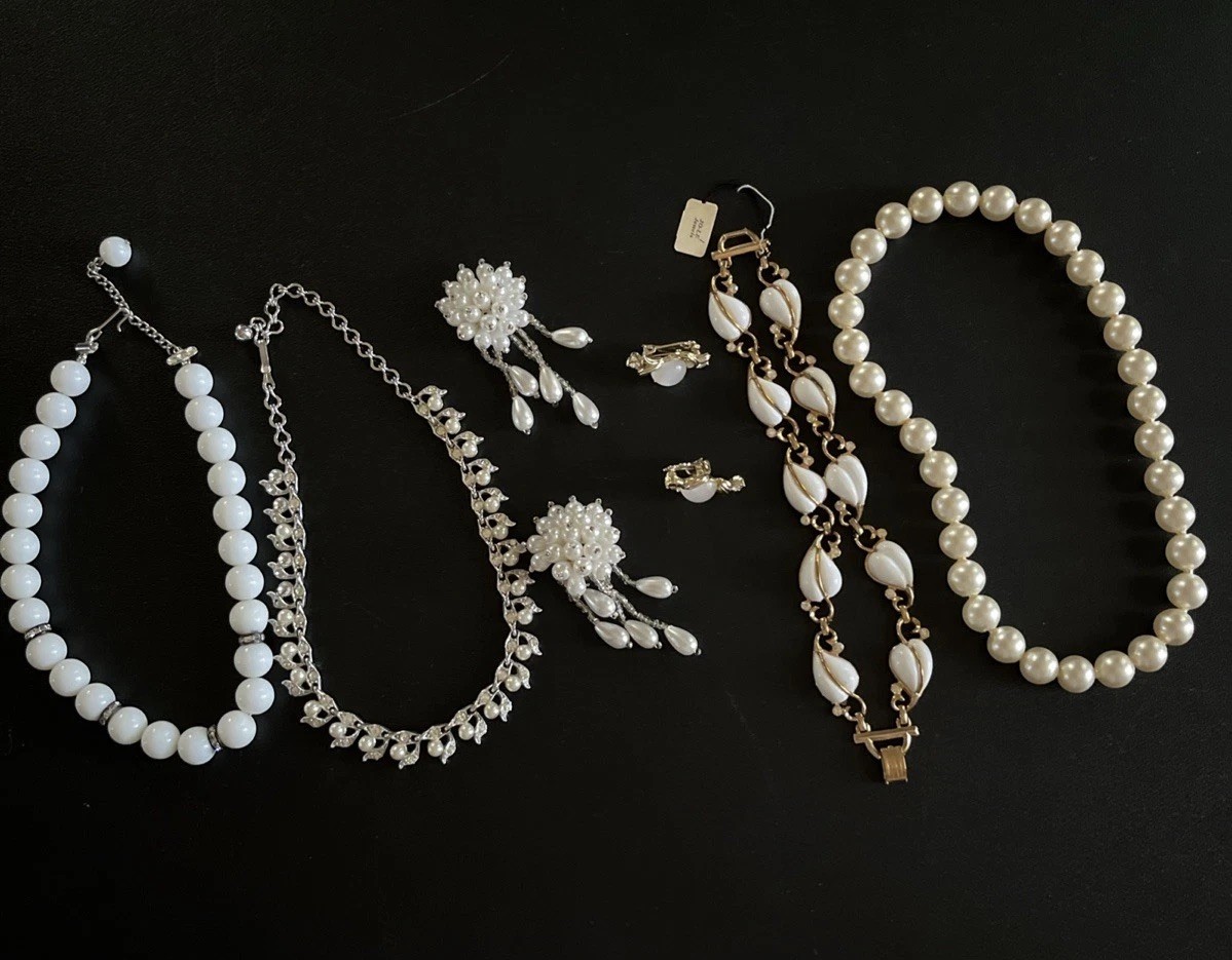 Vintage Costume Jewelry Mixed Lot Pearl White For Crafts Or Collection; Damage