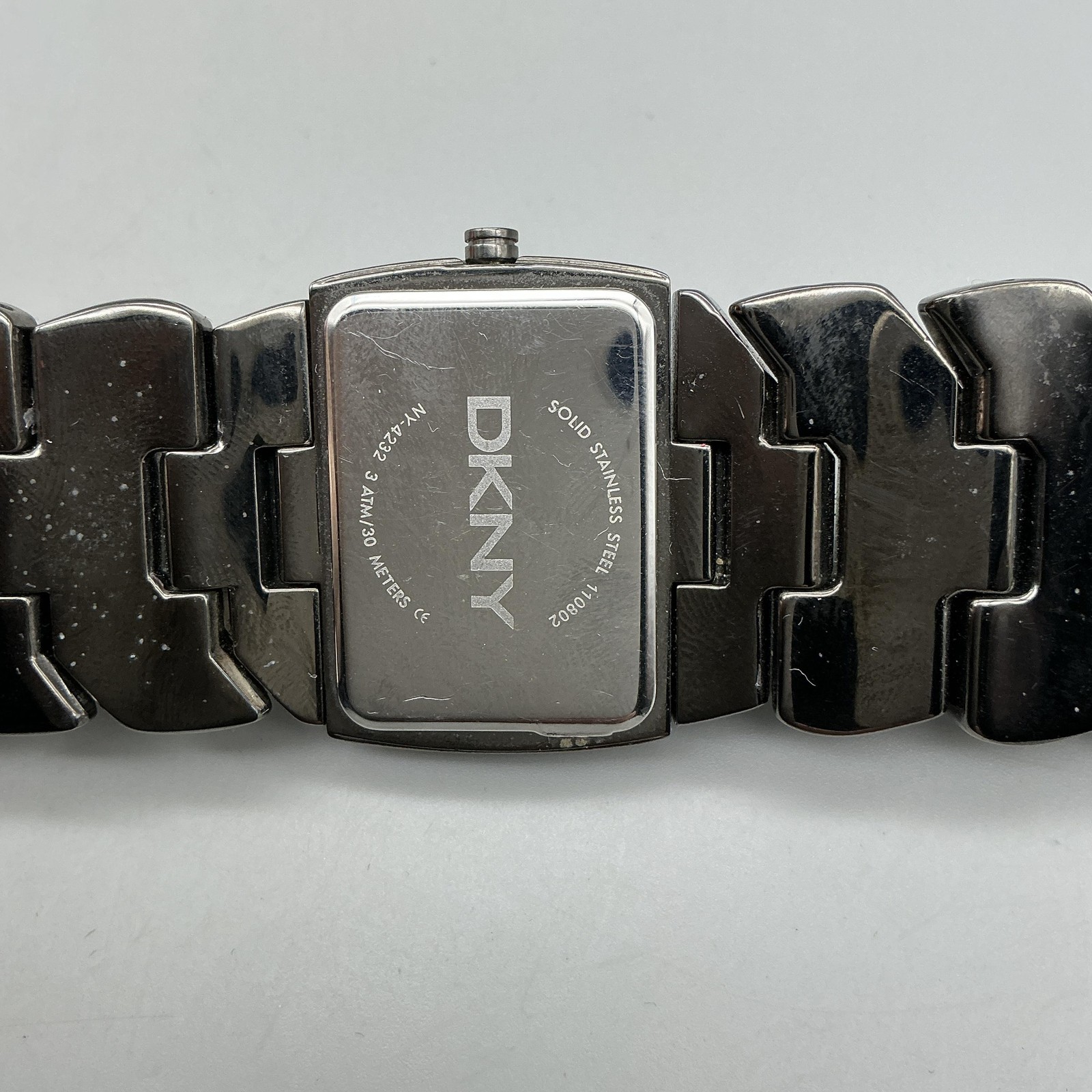 DKNY Womens Watch 33mm Silver Tone Stainless Bracelet W-2233 New Battery 7.5″