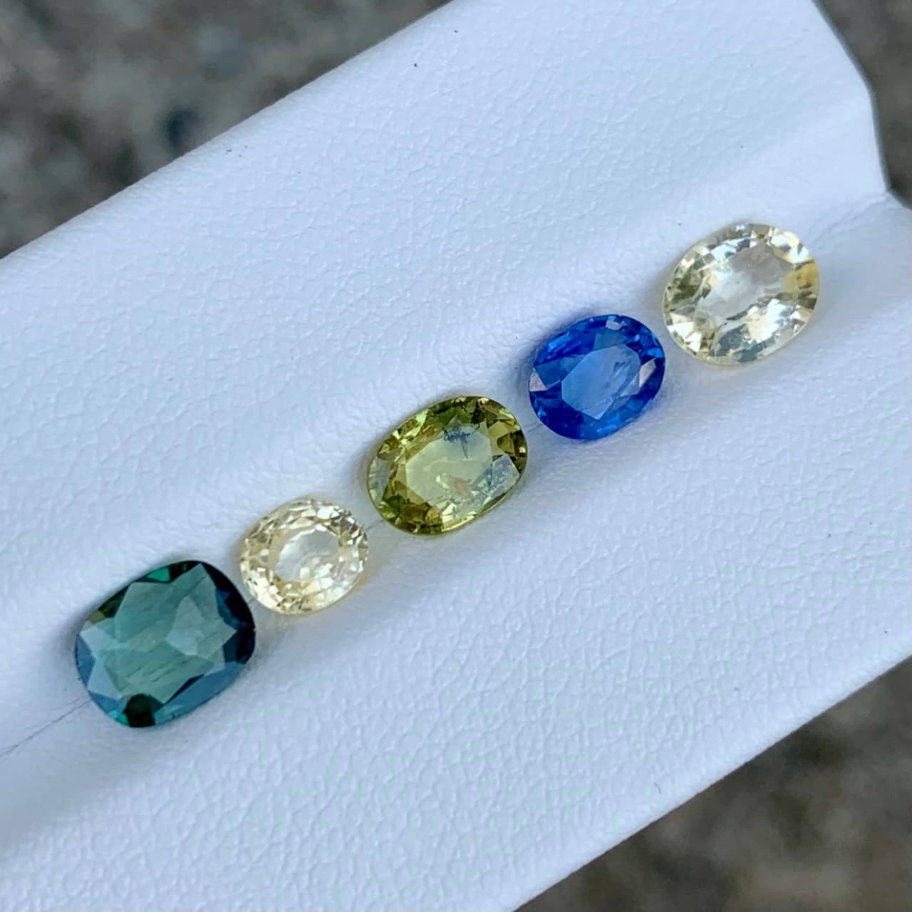 4.33 Carats Multicolor Sapphire Lot 5 Piece Oval Cut Sri Lankan Gemstones