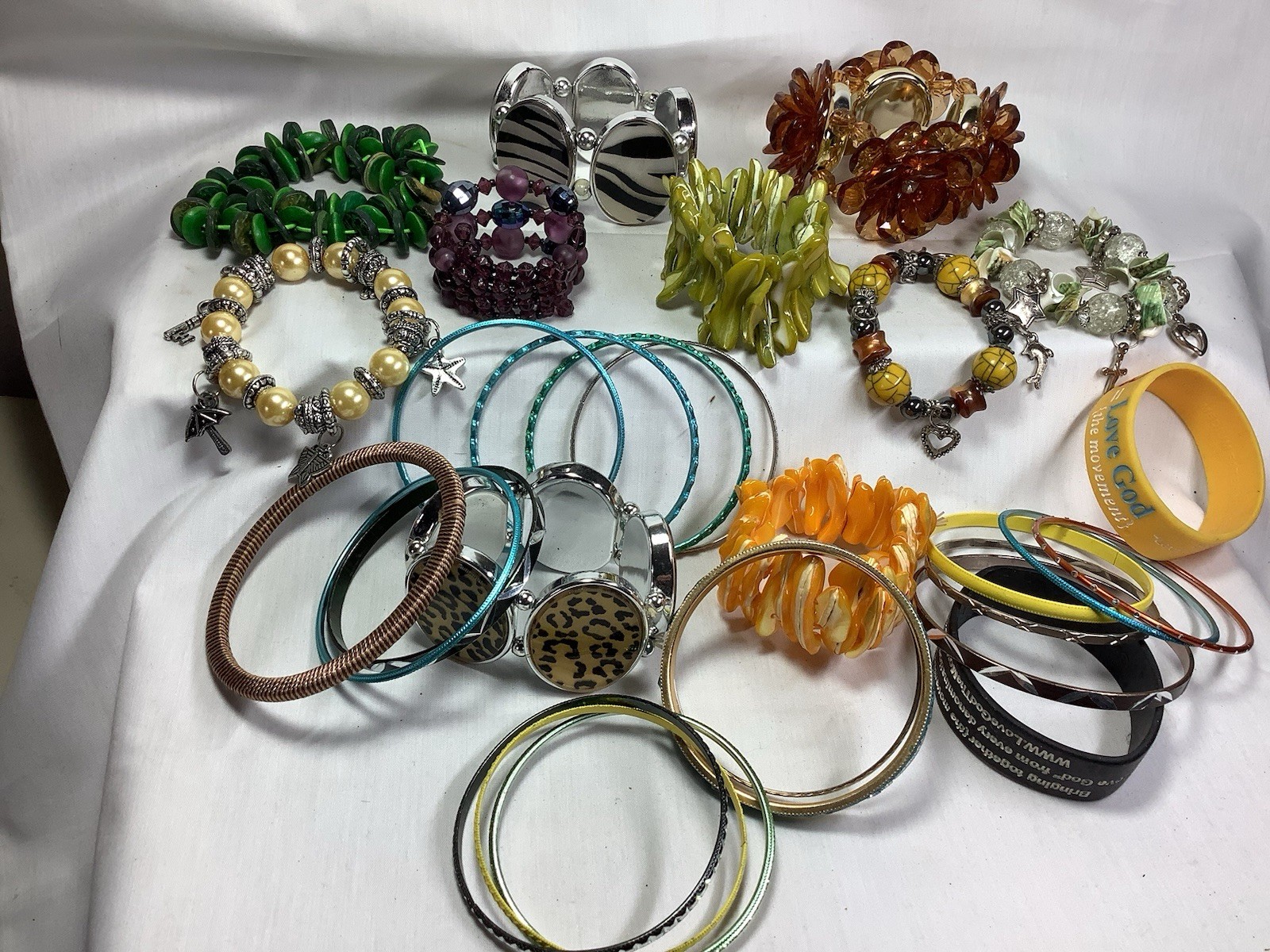 Lot Vintage Bracelets Expandable Bangle Charm 127
