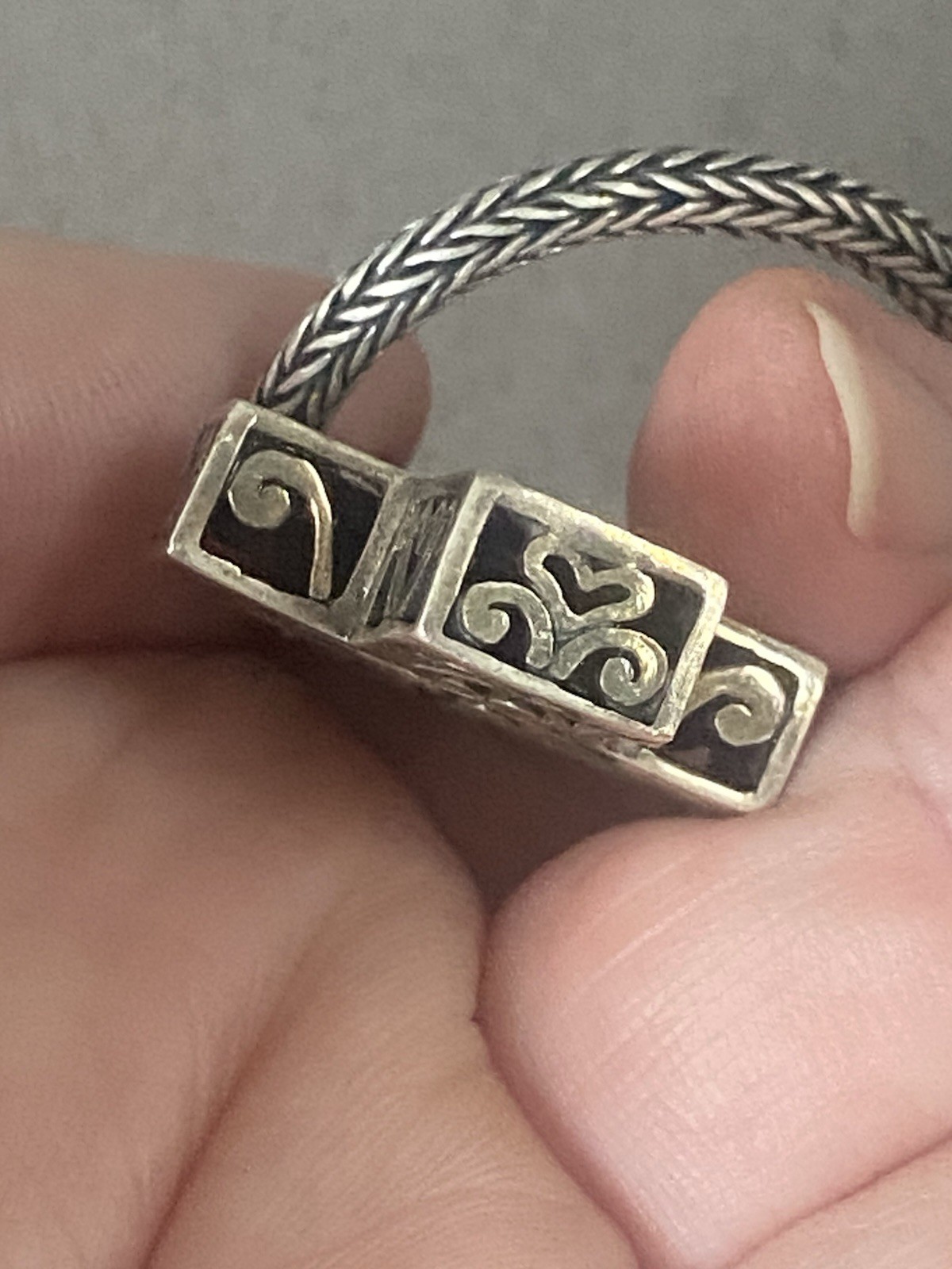 Sterling Silver Byzantine Chain W/Cross Pendant 40g
