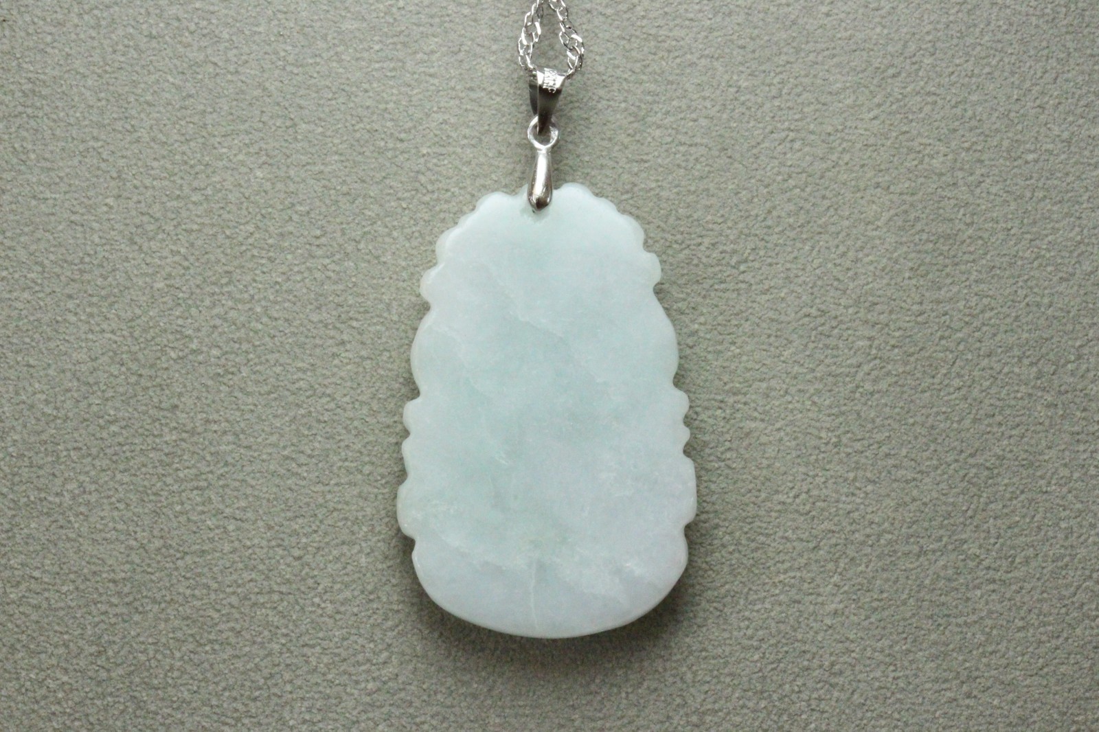Natural White green A Jadeite jade Hand-Carved Mouse (Chinese Zodiac) Pendant