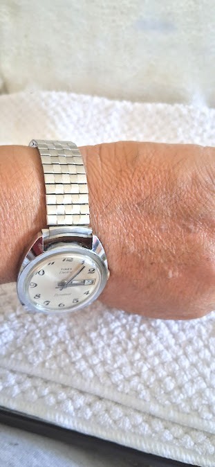 Vintage Timex Electric Dynabeat Mens Watch All Silver Tone With Day-Date SS Band