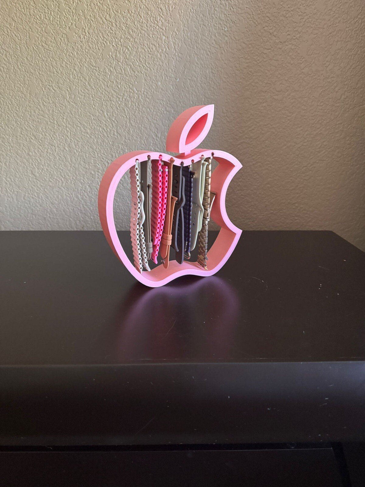 APPLE WATCH BAND HOLDER, DISPLAY, ORGANIZER,it holds up to 8 watch bands