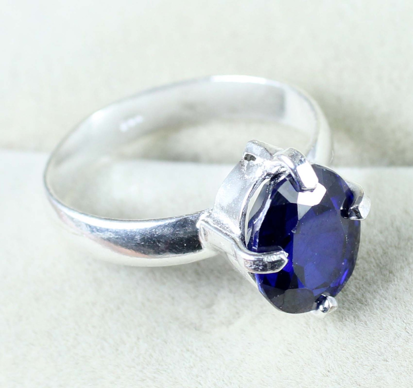 Natural 5.35 Ct Blue Sapphire Oval Gemstone Certified Unisex Ring Birthday Gift