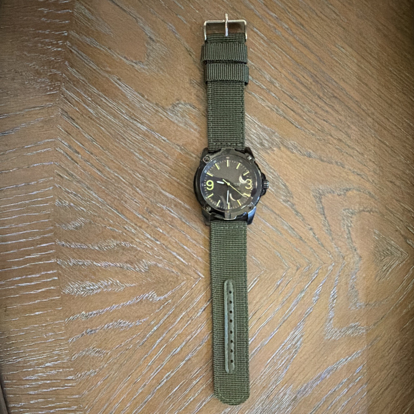 Guess Quartz Analog Watch Black Dial Black Steel Case Green Nylon Strap 45mm