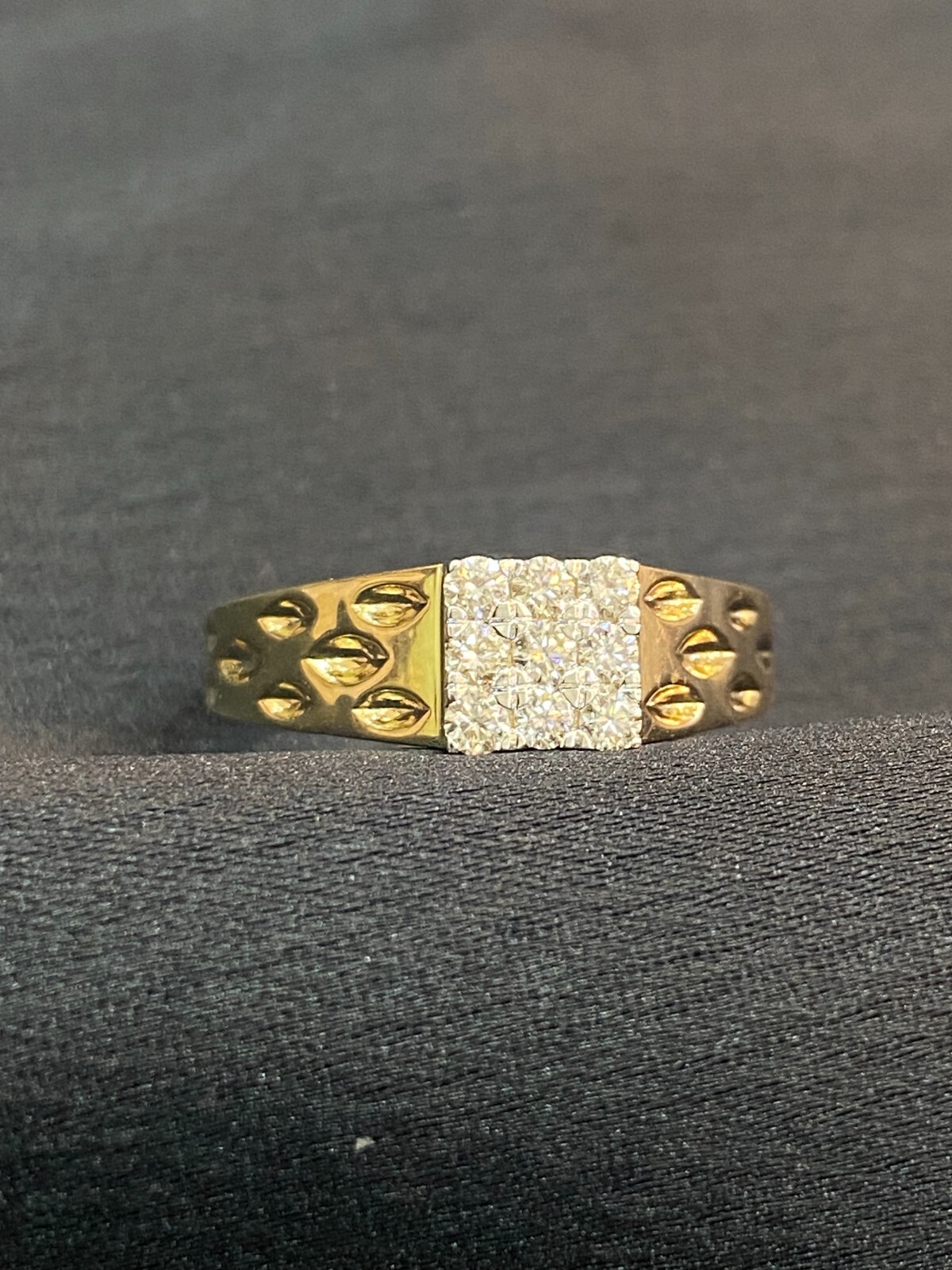 0.45 Cts F/VS1 Round Brilliant Cut Diamonds Men’s Three-Row Band Ring 18K Gold