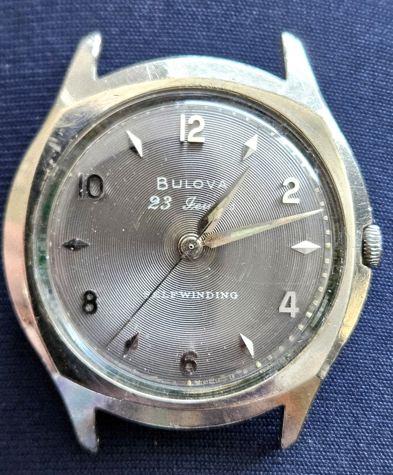 Vintage Bulova 23 Jewel Self-winding Gray concentric face Gents Wrist Watch Runs