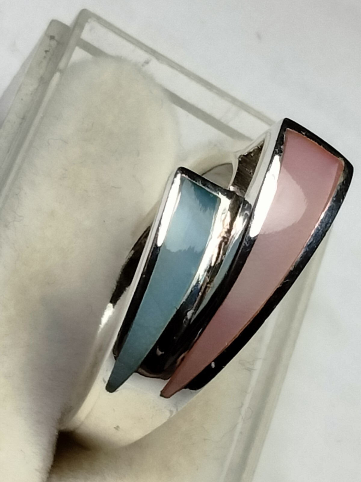 CHARMING MOP INLAYS IN TRENDY STERLING SILVER.925 RING SIZE 8.75-9.0