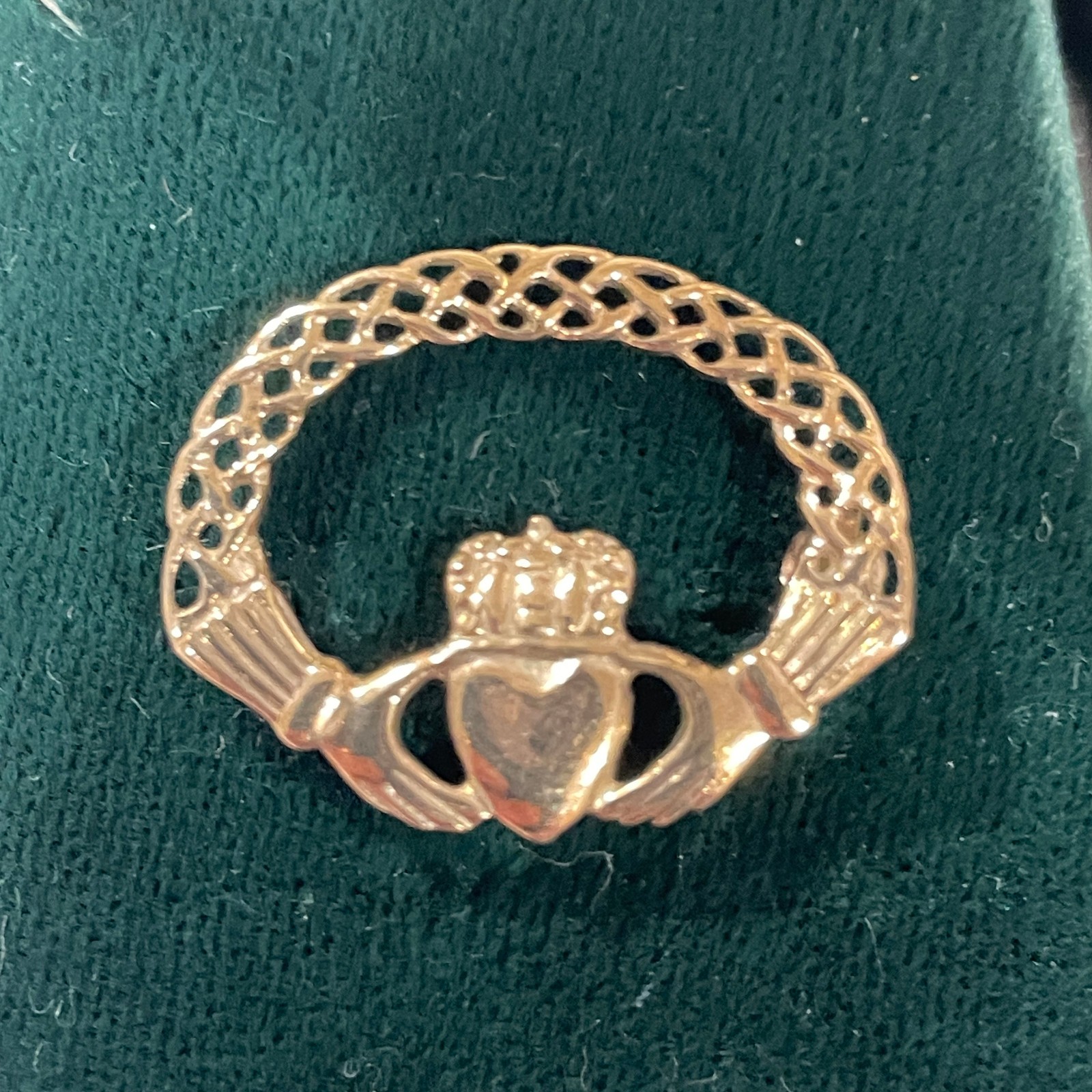 Vtg 9K (375) Gold Irish Claddagh Brooch / Pin Open Celtic Knotwork 1.5-2.4 grams