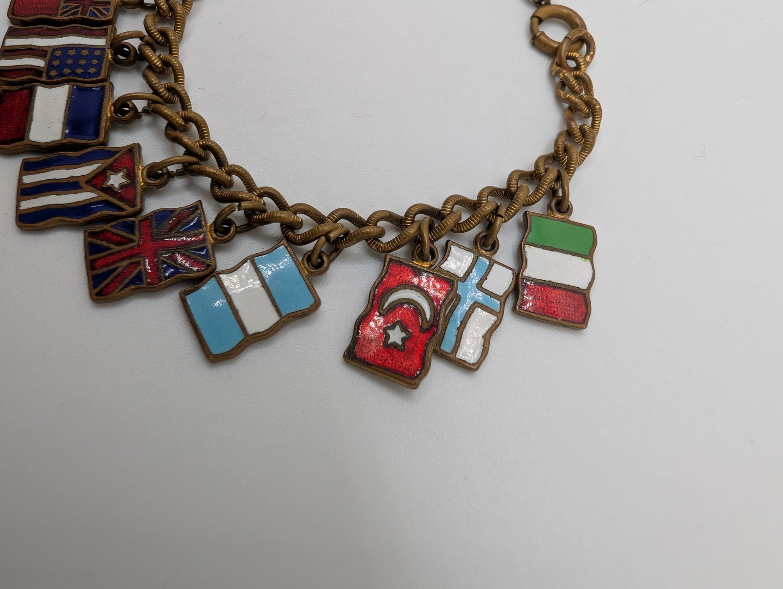 Vintage Enamel World Flag Charm Bracelet Brass Tone Travel Souvenir 18 Flags 7″