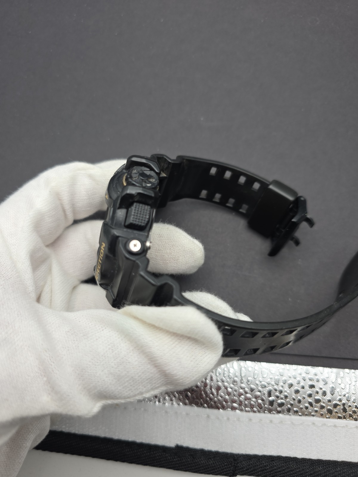 CASIO G-SHOCK GA-400GB-1A9 New Battery Look at pictures