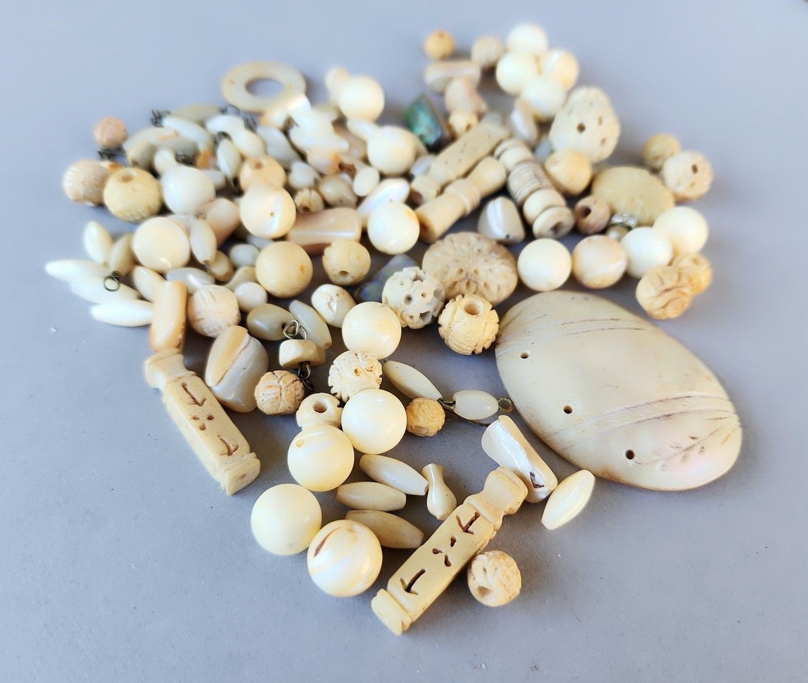 Vtg Mother of Pearl Flower Bone Beads Lot Victorian Rose Beads Jewelry Supplies