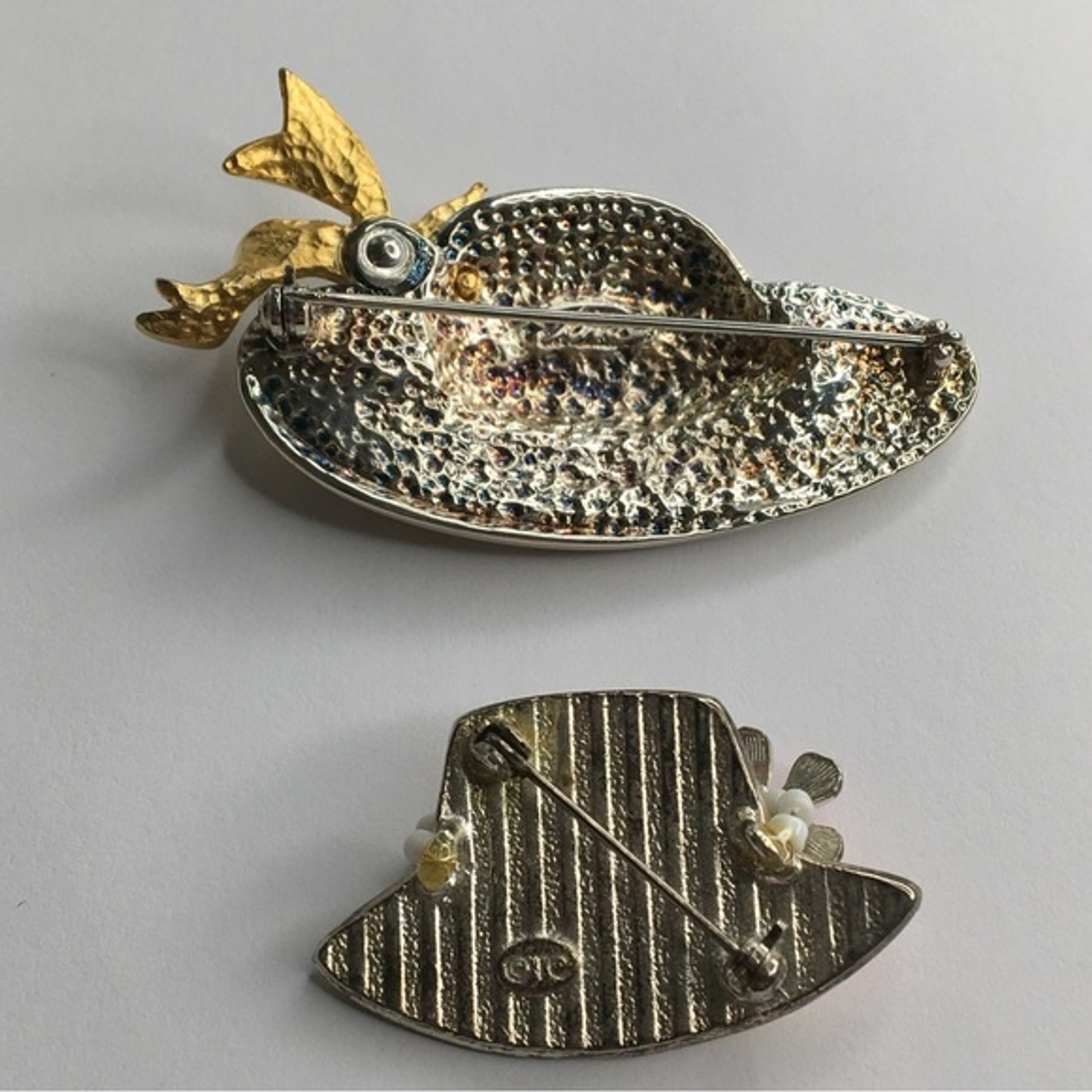 Vitg Tana Two Tone Hat Flower Floral Enamel Brooch Pin Lot Whimsy Grannycore