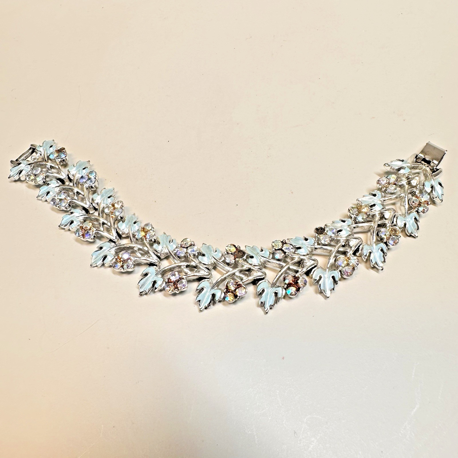 Vtg Coro Silvertone Dinner Bracelet Blue enamel Leaves & Aurora Borealis Berries