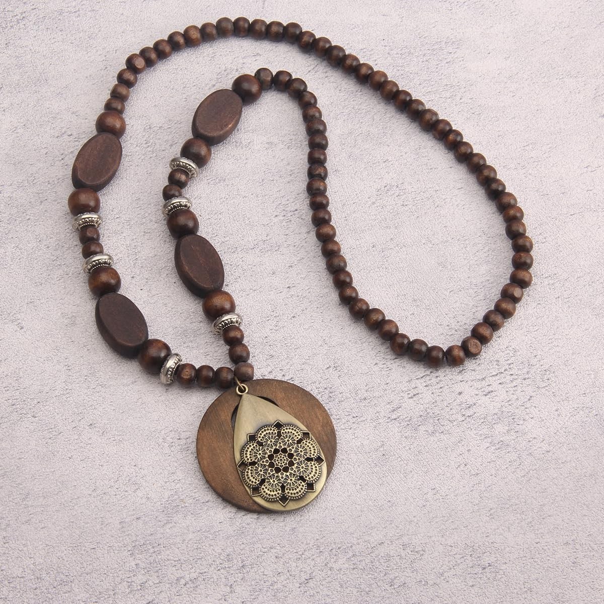 Versatile Boho Pendant Necklace – Elegant 6.5cm Wooden Charm for Every Occasion