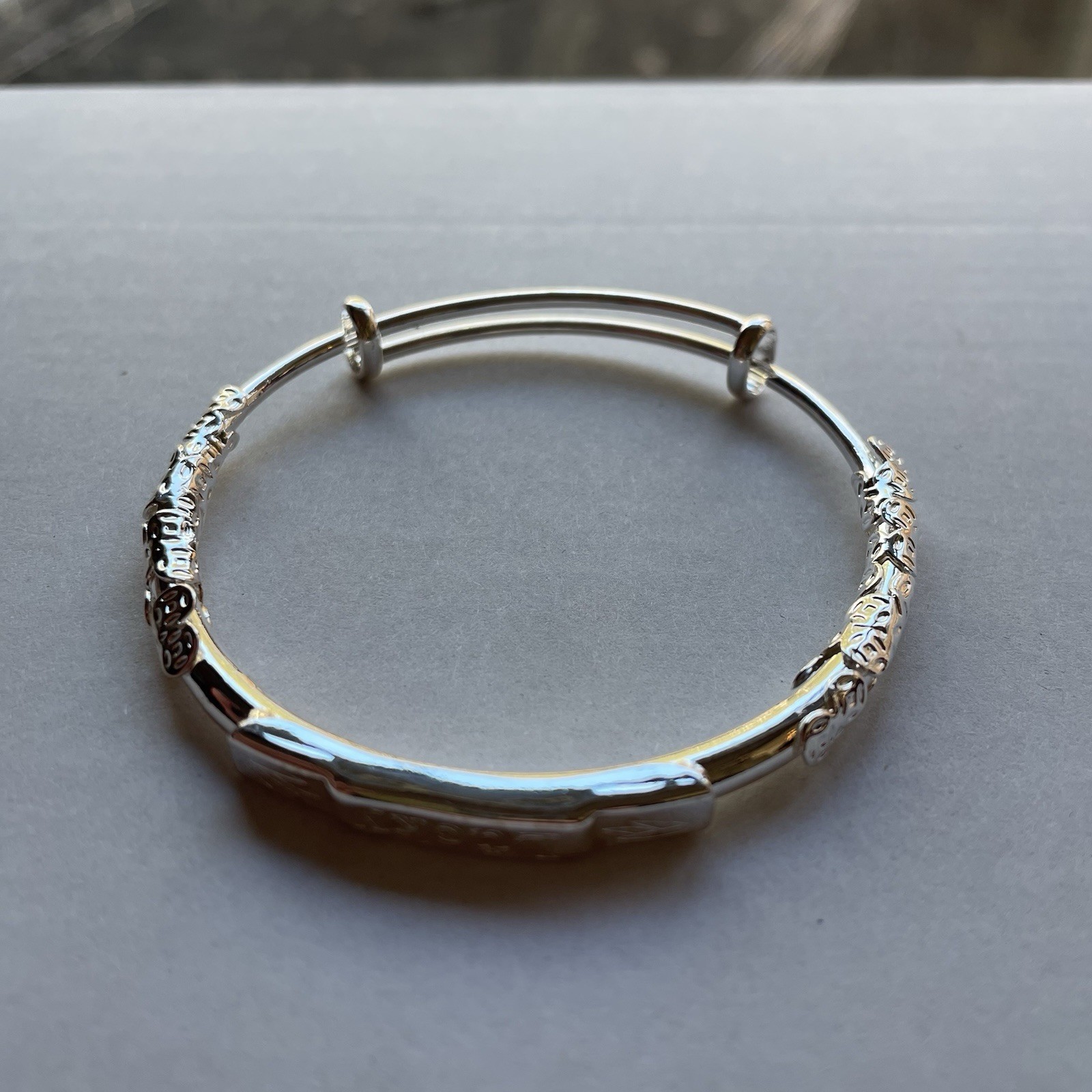 NEW Pure 999 Fine Silver Women’s Bangle Lucky Cloud Adjustable 58-60mm Dia.