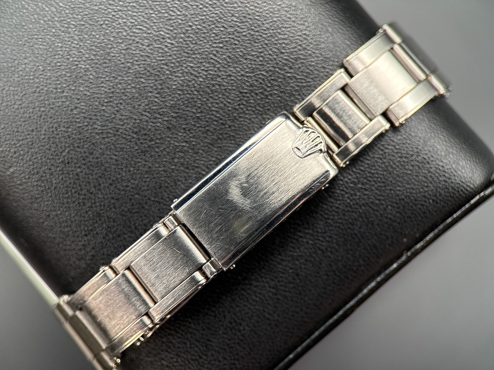 Vintage Rolex OysterDate 6466 Black Dial Oyster Rivet Bracelet Manual 30mm 1967