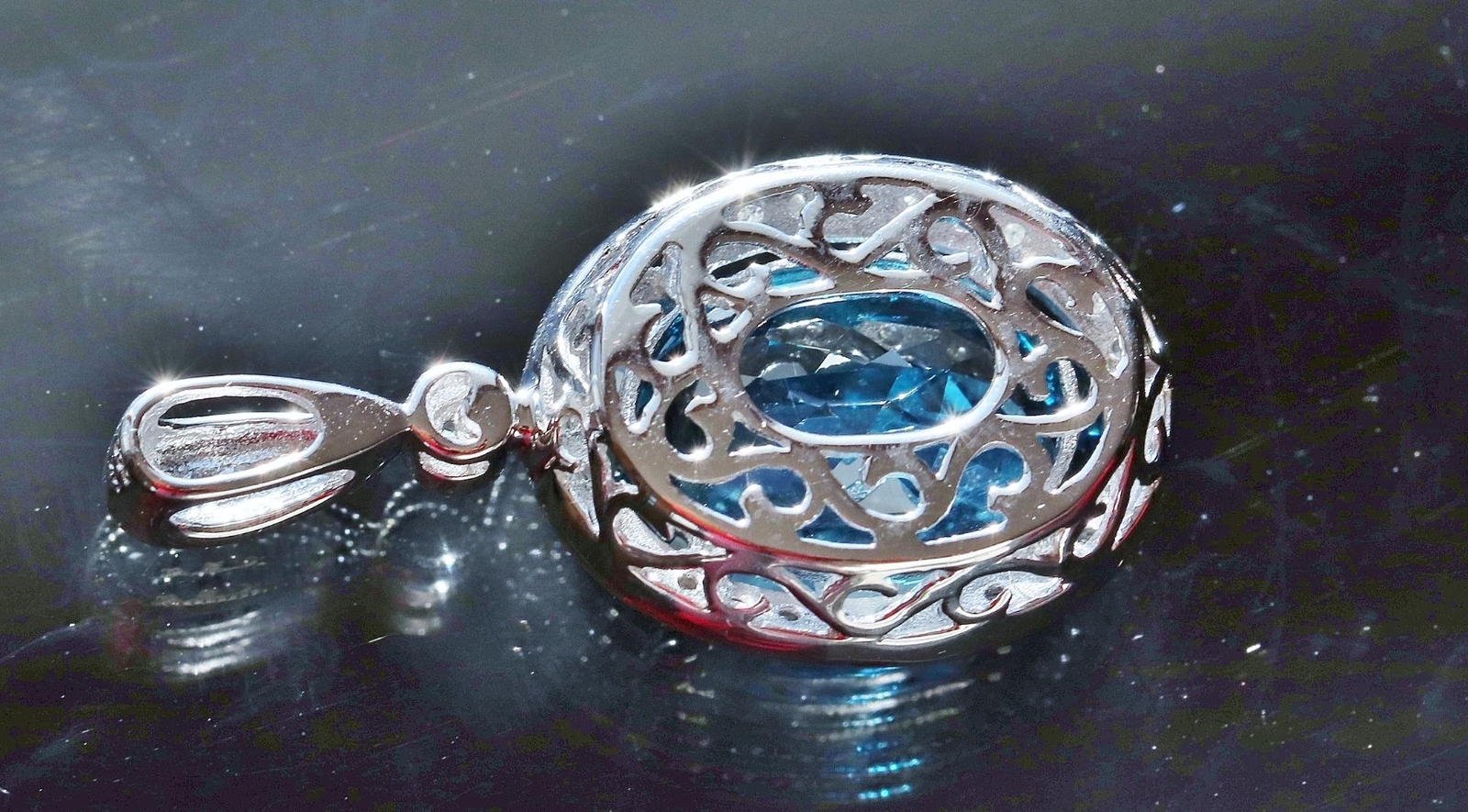 14k white gold pendant 11.50c London blue topaz diamond halo charm vintage 5.85g