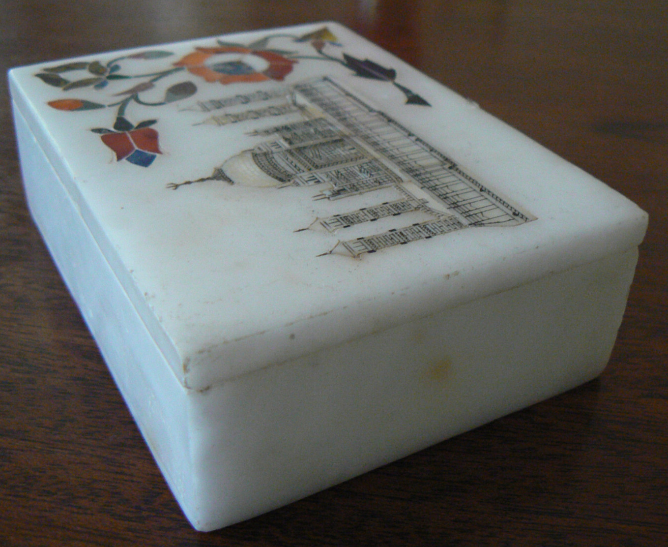 Marble trinket box Taj Mahal Pearl & Jade Inlay Agra India 4.5″X 3.5″X 1.5″