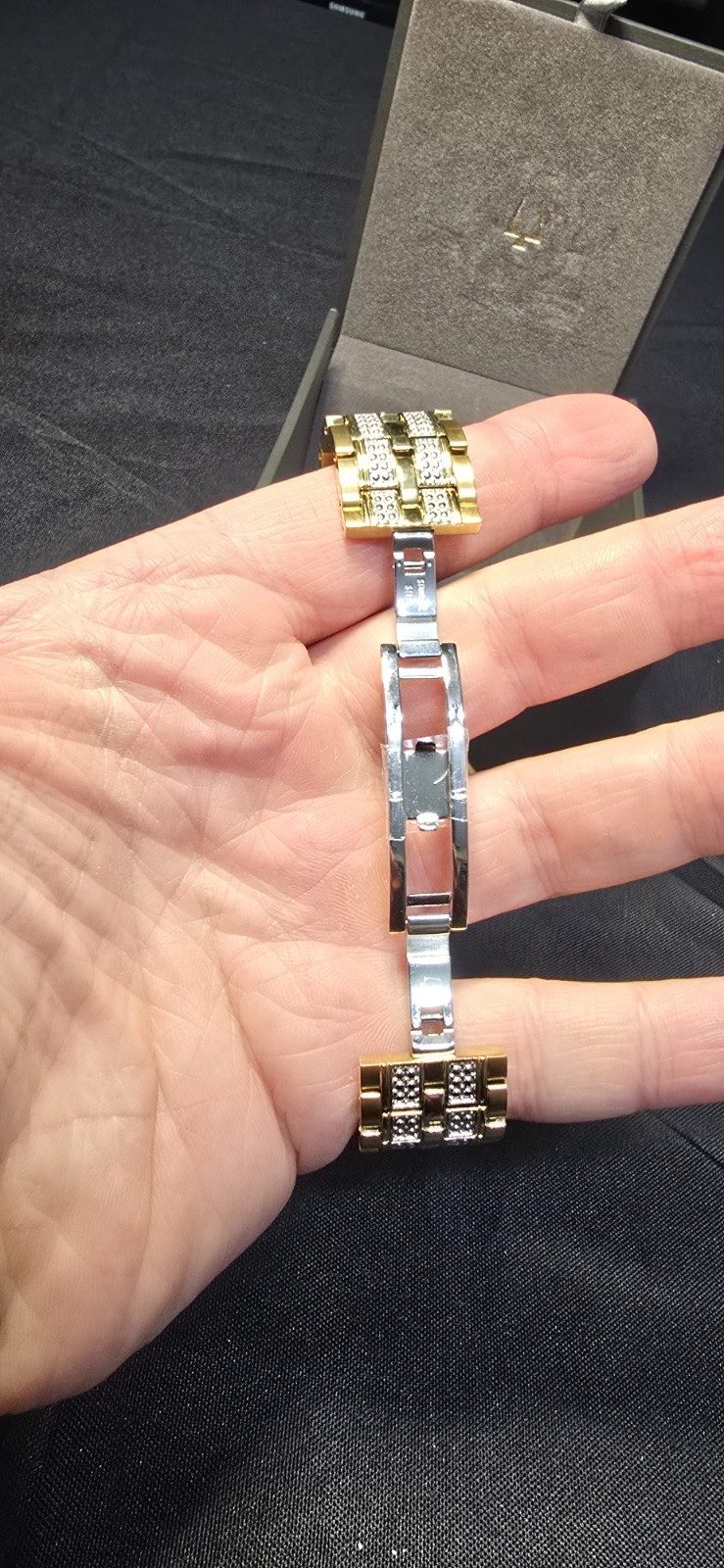 Bulova Octava Crystal 98C126 Gold Tone Men’s Quartz Watch 41.5 mm