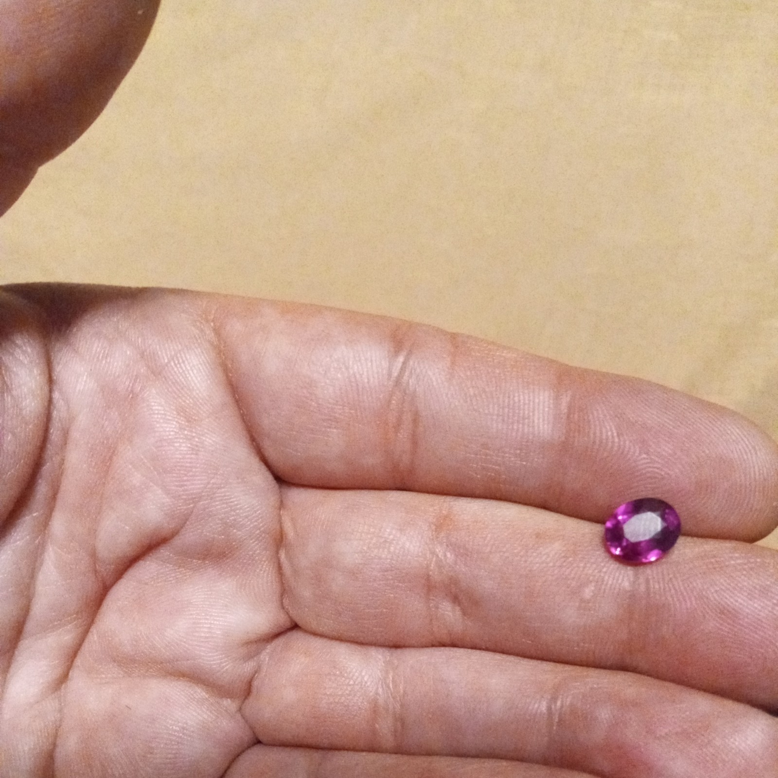 1.83 ct natural pinkish purple rhodolite Garnet oval shaped beautiful