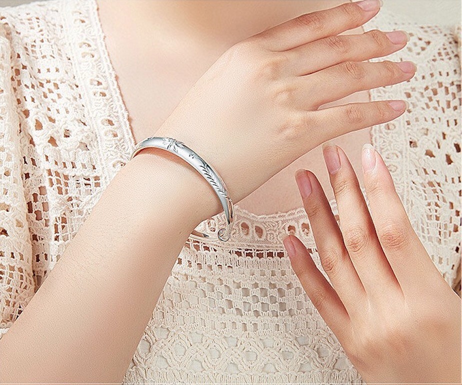 Vintage Handmade 925 Sterling Silver Lucky Flower Bracelet Hand Bangle
