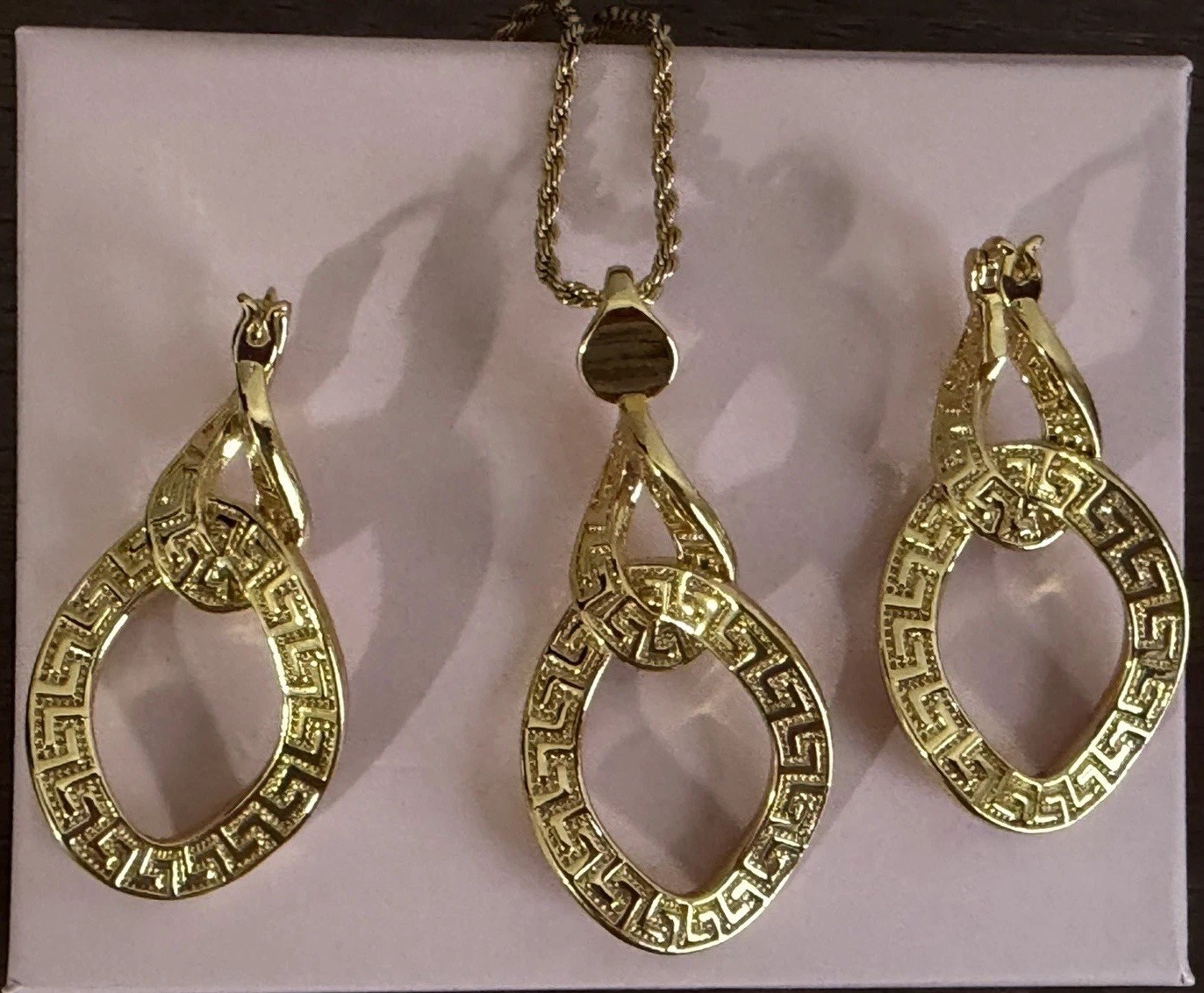 18 K Gold Plated High Quality Jewelry ,2 PC Set