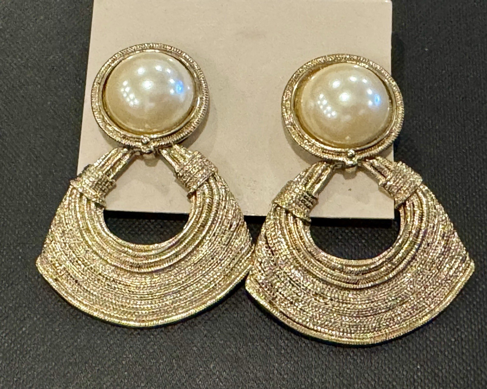 Vintage Gold Tone Runway Pearl Dangle Clip Earrings D&E Statement 1980s