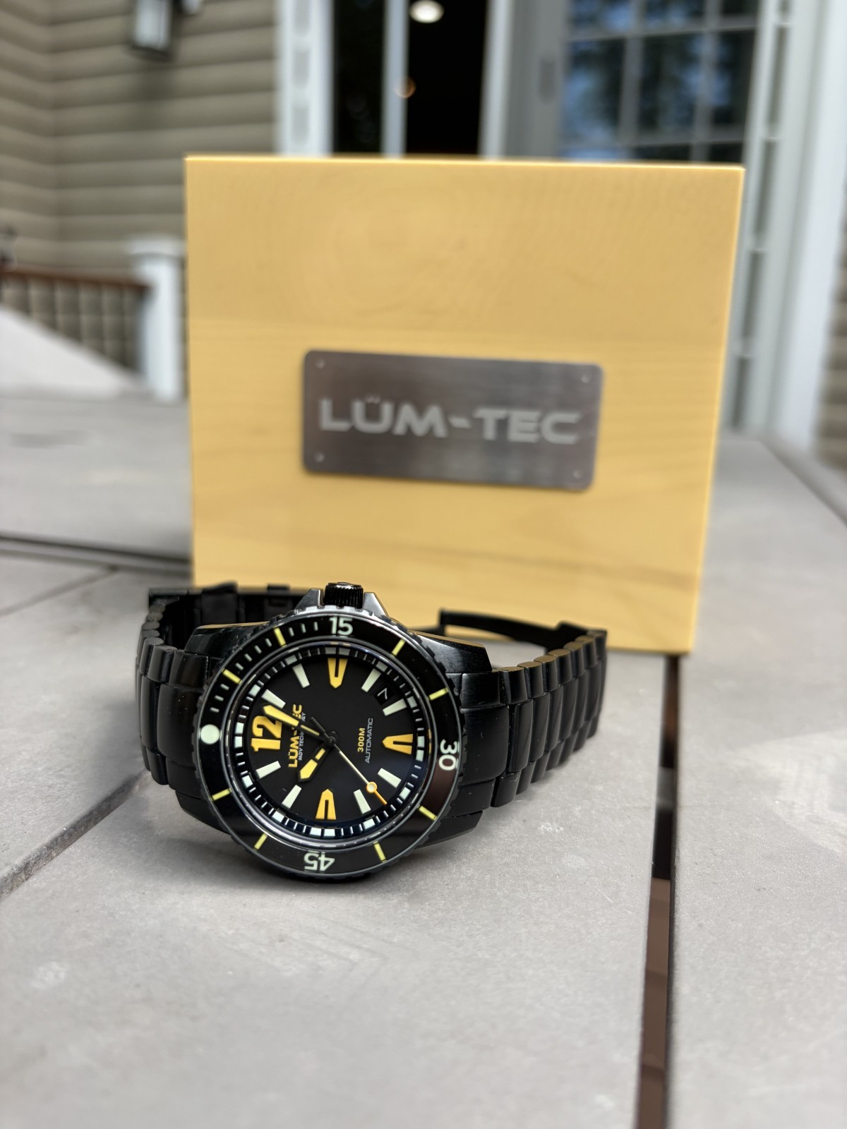 Lum-Tec 300M-2 Automatic – Good – 40mm Black PVD Diver – Bracelet & Extra Nato!!