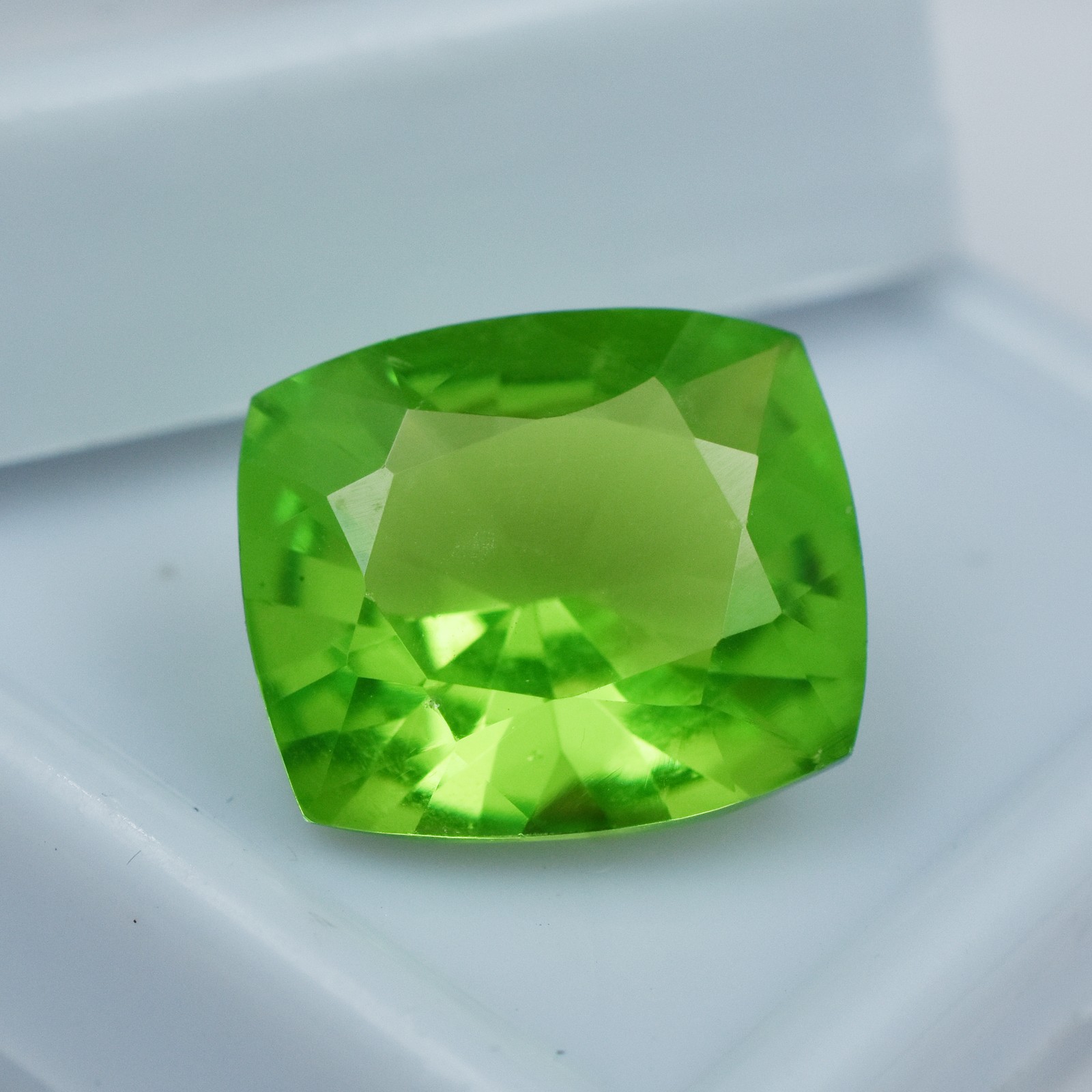 Amazing Cushion Shape CERTIFIED 10.65 Ct NATURAL Green Peridot Loose Gemstone