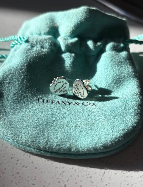 Tiffany & Co. Return to Tiffany Heart Tag Stud Earrings 925 Sterling Silver